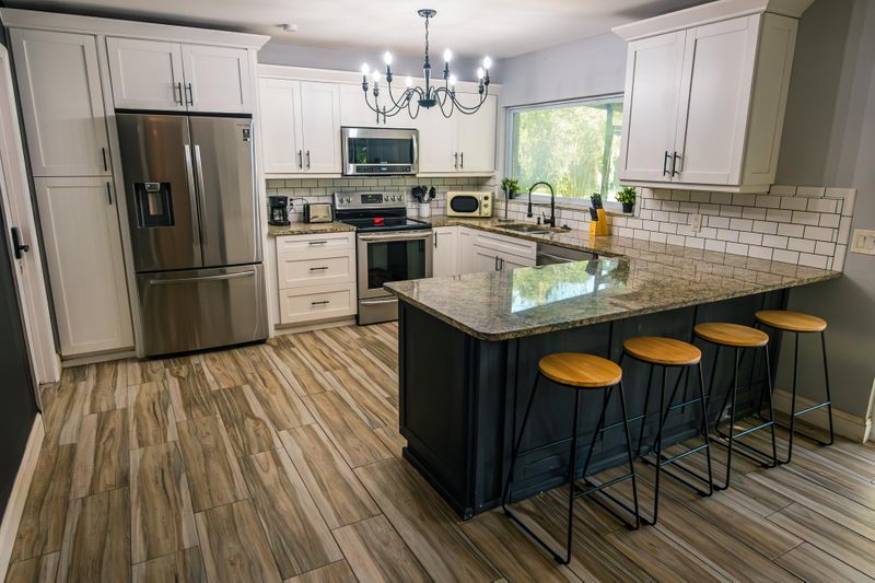 roommates in Undisclosed, Valrico, FL 33594 FREE Washer & Dryer | FREE High-Speed Internet | Expansive Backyard, Serene Location, Abundant Storage, and Convenient Cloth Racks Await! (id. 7259) - cirtru.com