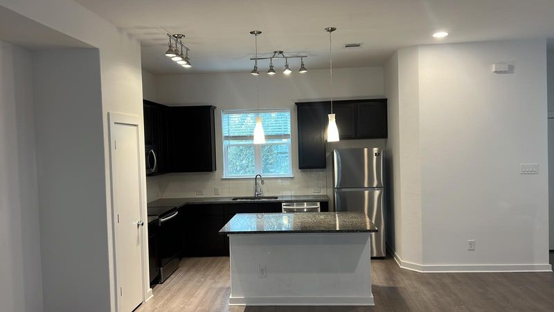 roommates in Undisclosed, Leander, TX 78641 Leander Townhouse. Homey & cozy (id. 11294) - cirtru.com