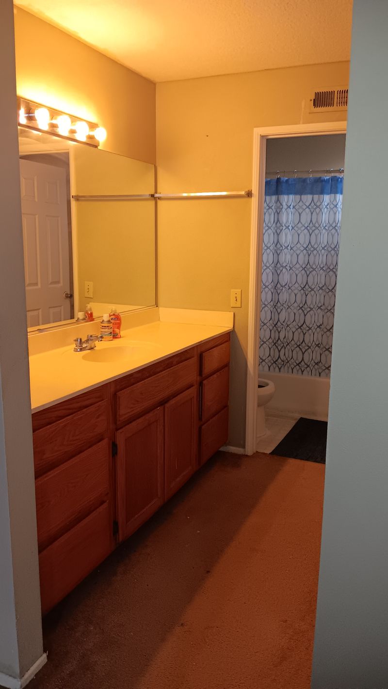 roommates in Orange Private Room in 3Bed.2Bath - cirtru.com