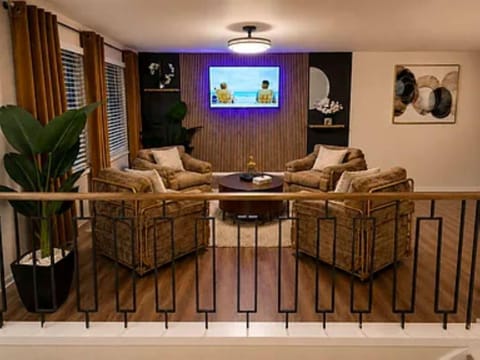 Private Bed & Bath Suites | Modern Home • Utilities Included My top choice (id. 37962)