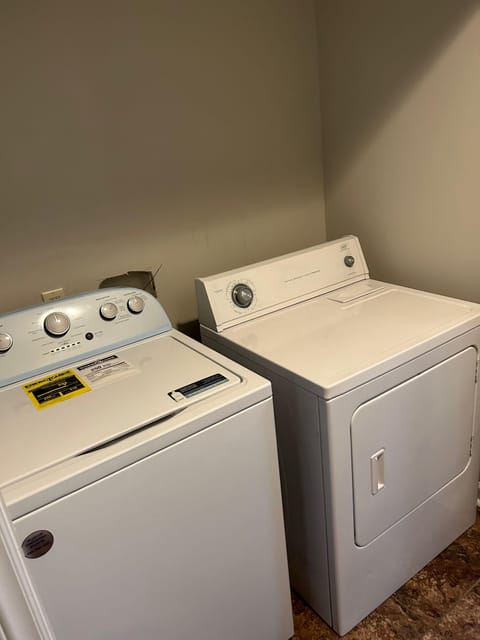 Room in a beautiful Home with a private fenced in backyard. (id. 41239)