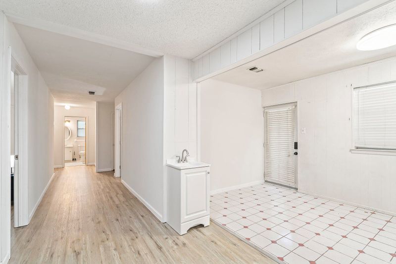 roommates in Undisclosed, White Settlement, TX 76108 Desirable locationIn a quiet low traffic street. Comfortable House with large backyard, In front of Veterans Park , Fully stocked kitchen and high speed Wifi! (id. 8085) - cirtru.com