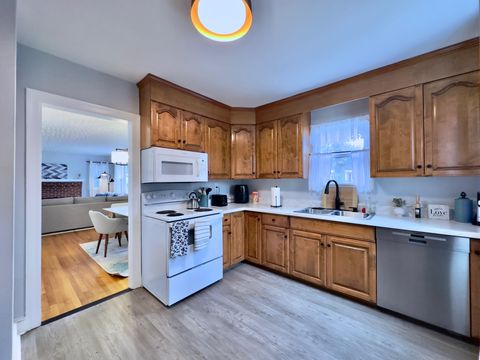 Furnished, all-inclusive room in a quiet brick home near hospital & Fort Lee (id. 22333)