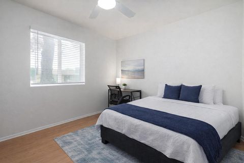 PadSplit HOST AWARD winner! Beautiful Mesa Home with living room, grassy backyard-next to freeway-Mesa Grand Shopping Center-Experienced Host Managed. (id. 7728)