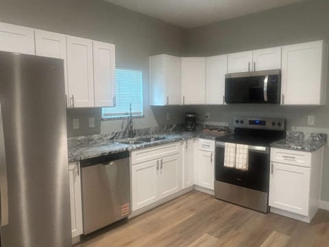 Live in Mapleton - Fall Creek (id. 32262)