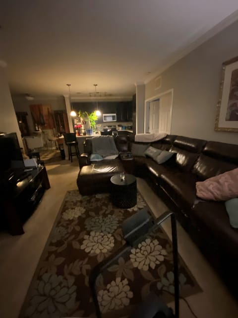 roommates in Brandon Private Room in 2Bed.2Bath - cirtru.com