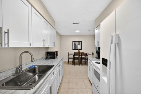 Centrally located near Downtown Fort Myers - Public Transportation, Move-In Ready, Clean & Secure (id. 25160)