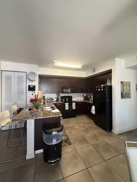Private Room in 2Bed.2Bath