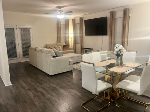 Private Room in 2Bed.2Bath