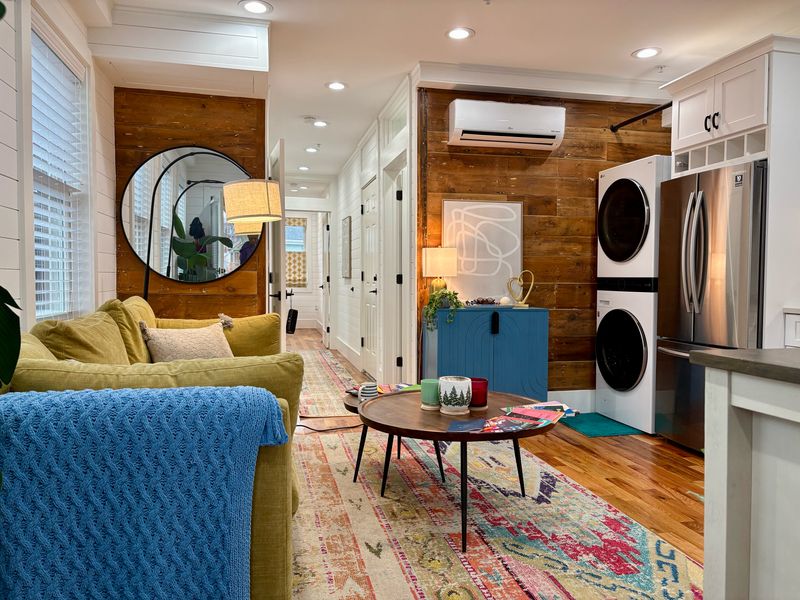 roommates in Roxbury Entire Place 1Bed.1.5Bath - cirtru.com