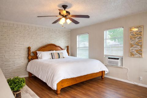 King + Queen Rooms • In-Unit Laundry • Fast WiFi • Great Price (id. 12754)