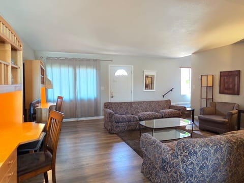 Entire Place 3Bed.2Bath