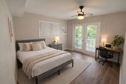 NEW Listing! Book now in Ellenwood - Beautiful property with spacious rooms - Desks in rooms! (id. 26780)