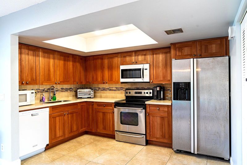 roommates in Undisclosed, Lake Worth, FL 33461 Lake Worth Home (id. 32798) - cirtru.com