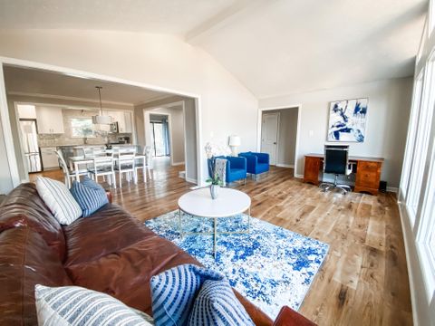 Modern & beautiful Atlanta House with Living room (id. 10429)