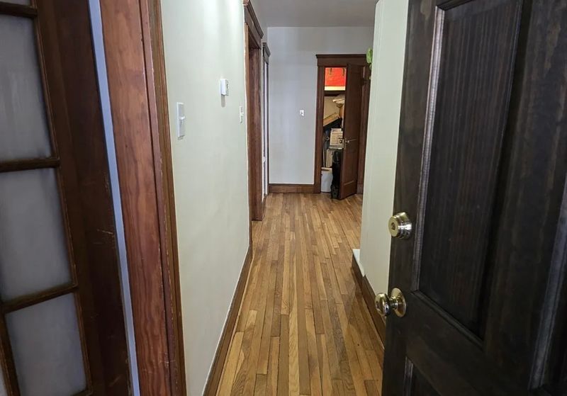 roommates in Roxbury Private Room in 3Bed.1Bath - cirtru.com