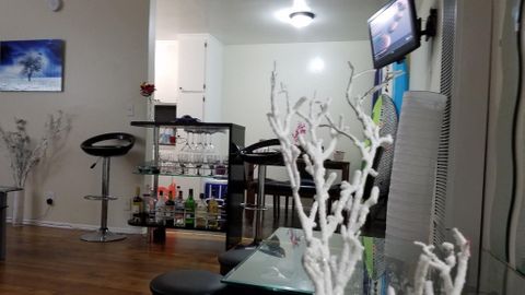 $20 OFF MOVE-IN UNTIL 2026! Baldwin Hills Home, Near Bus/Trains and all of LA! (id. 19457)