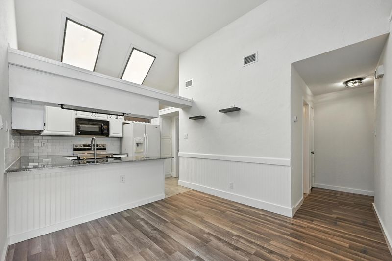 roommates in Garland Private Room in 3Bed.2Bath - cirtru.com