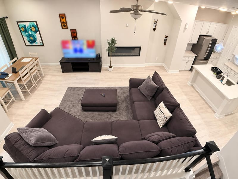 Cozy and beautifully furnished 4bedroom 4.5bath townhome. (id. 43952)