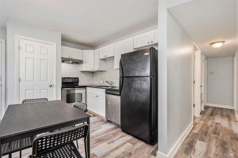 Tampa Duplex / Multiplex with Dining area. Comfortable & modern (id. 13098)