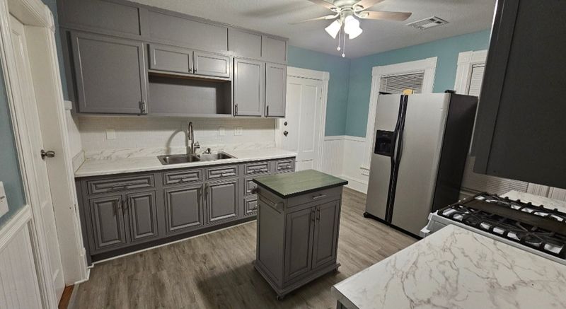 roommates in Holyoke Private Room in 3Bed.1Bath - cirtru.com