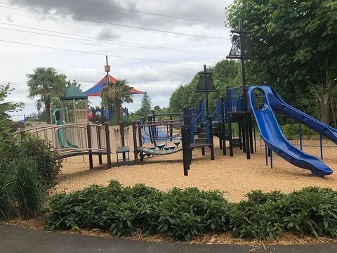 Entire Place 4Bed.3Bath