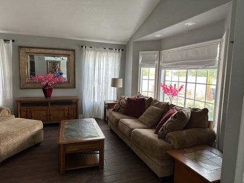 Private Room in 3Bed.2Bath