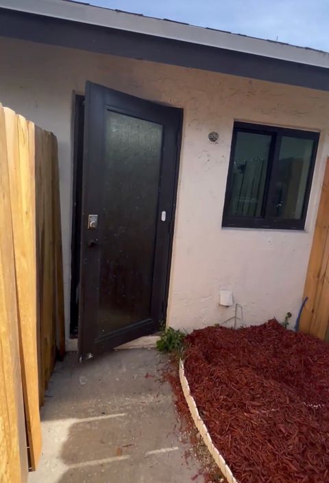 Private Room in 3Bed.1Bath