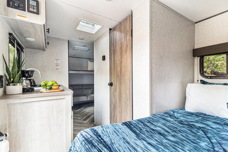 roommates in Undisclosed, Tampa, FL 33610 NEW Listing  Live ALONE! Smart TV, high-speed wifi, PRIVATE (id. 31647) - cirtru.com