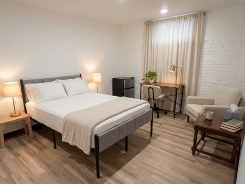 Large Premium Room – Quiet Working House – Not Crowded (id. 29764)