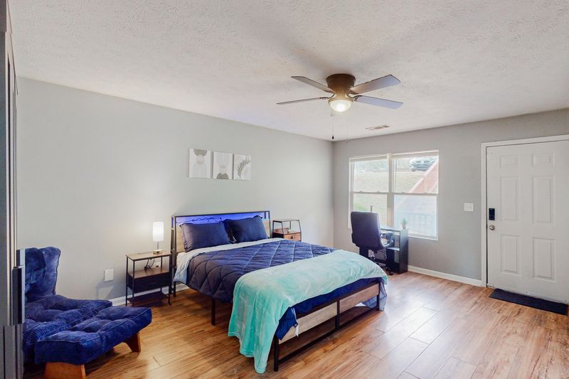 roommates in Undisclosed, Douglasville, GA 30134 Spacious & Stylish Home | Quiet Cul-de-Sac Living  No Move-In Fee |  3 Spacious Bedrooms with TVs  Free Wi-Fi |  Monthly Cleanings Included  Grocery Store Just 1 Mile Away |  Minutes to Downtown Douglasville (id. 12685) - cirtru.com