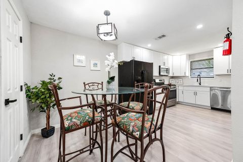 Close to the Texas Medical Center & NRG Stadium! Bright, quiet neighborhood, move-in ready. (id. 31925)
