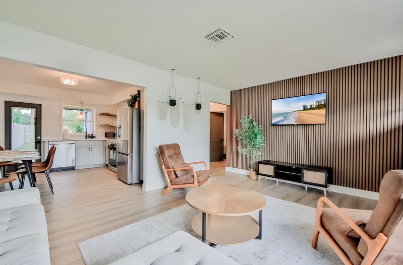 roommates in Undisclosed, Sarasota, FL 34231 Luxury Sarasota Oasis Close to Beach with large rooms! (id. 19183) - cirtru.com