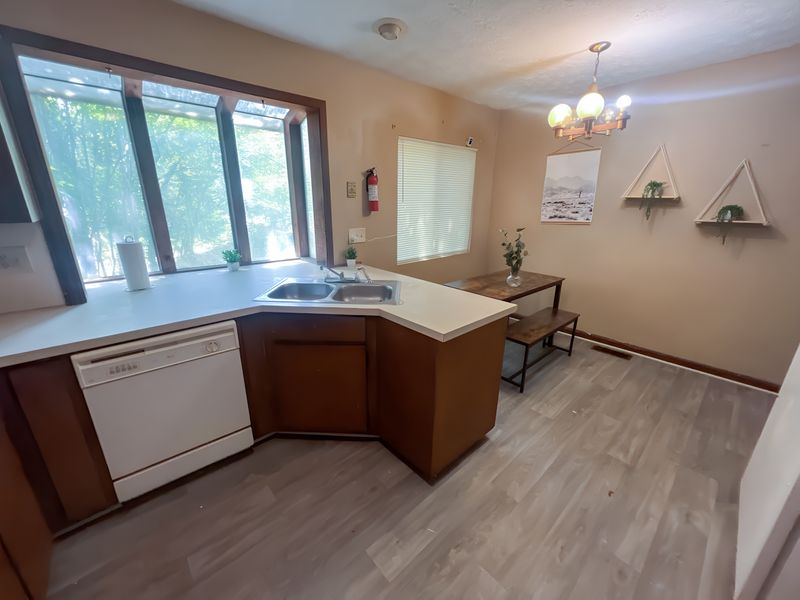 roommates in Undisclosed, Stone Mountain, GA 30087 Comfortable & homey Stone Mountain House (id. 4081) - cirtru.com