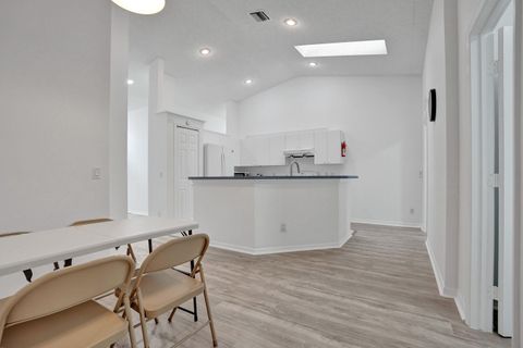 Low Move-In fee! All Utilities Included! Free Fast Wi-Fi ! Smart Lock Rooms!  Plenty of Private Parking ! Bus Routes Around the Corner Affordable and Spacious Co-Living Home in Port Saint Lucie, Florida (id. 18031)