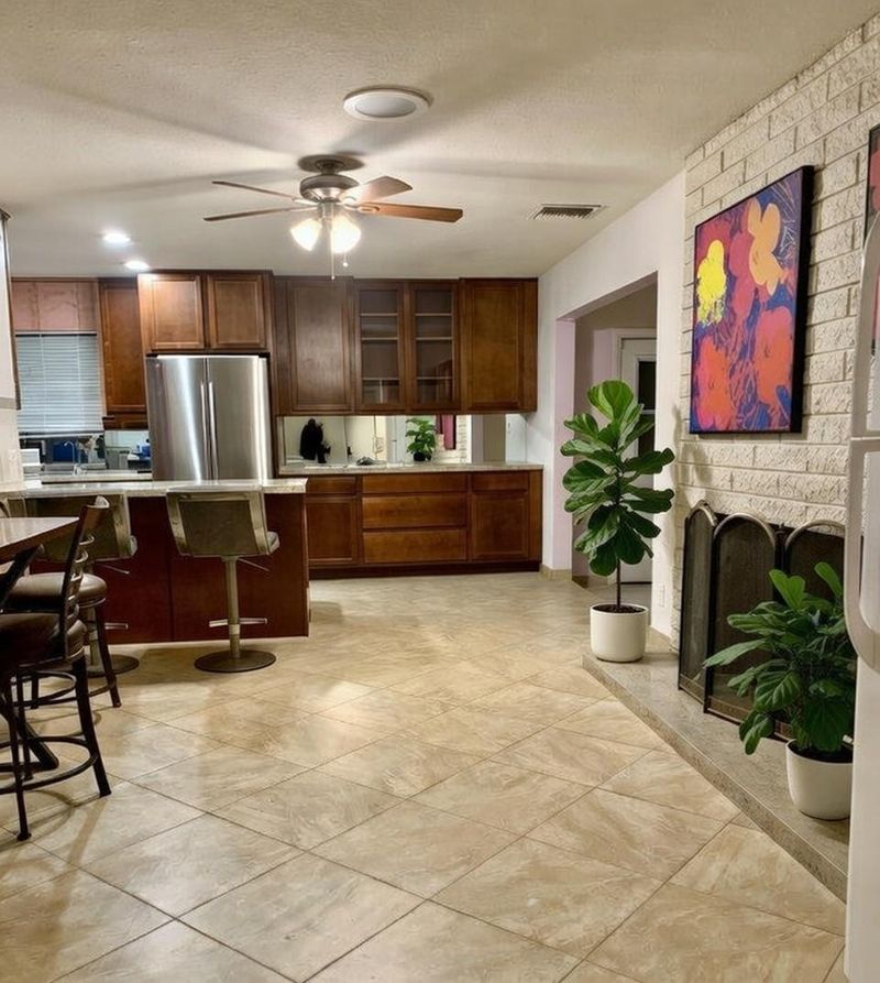 roommates in Undisclosed, Las Vegas, NV 89106 Newly Renovated Las Vegas Home with 2x a Month House Cleaning * FREE Washer & Dryer * 3 Bathrooms * High Speed WiFi with Work Spaces and MORE * Quick Freeway Access * 2 minutes to Bus Stop (id. 30212) - cirtru.com