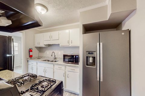 Ellenwood House with Dining area. Spacious & comfortable (id. 6890)