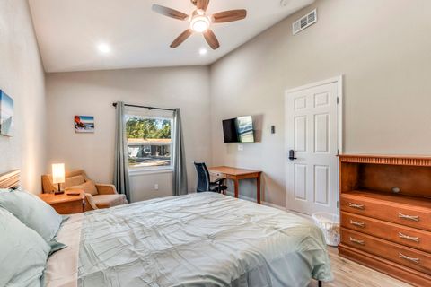 Mini Fridge INCLUDED, New Bedding & Personal Essentials Provide at Move-In     Brand New Nov ’25! Common Spaces Cleaning  Spacious & Bright Rooms     High-Speed WiFi  Private Parking  Top Host in Casa View, Dallas (id. 20498)