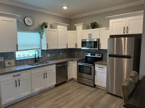 roommates in Undisclosed, St. Petersburg, FL 33705 Fruitland Heights Home (id. 13718) - cirtru.com