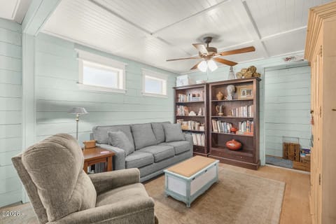 roommates in Bandon Entire Place 1Bed.1Bath - cirtru.com