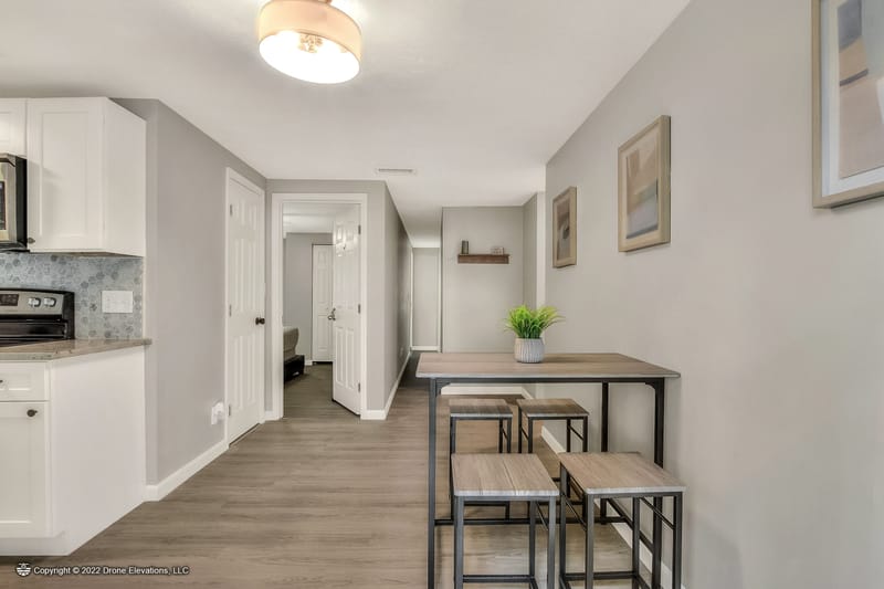 Brandon House with Dining Room - Comfortable & Charming (id. 2162)