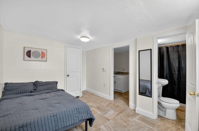 Cozy Efficiency with Kitchenette- Utilities and WiFi Included North Miami (id. 19516)