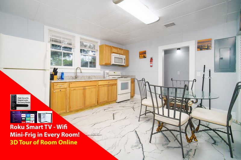$0 Move in smart tv and mini fridge in all rooms, Near Bus stop.  Newly-renovated & comfortable Jacksonville House with Workspace (id. 4859)