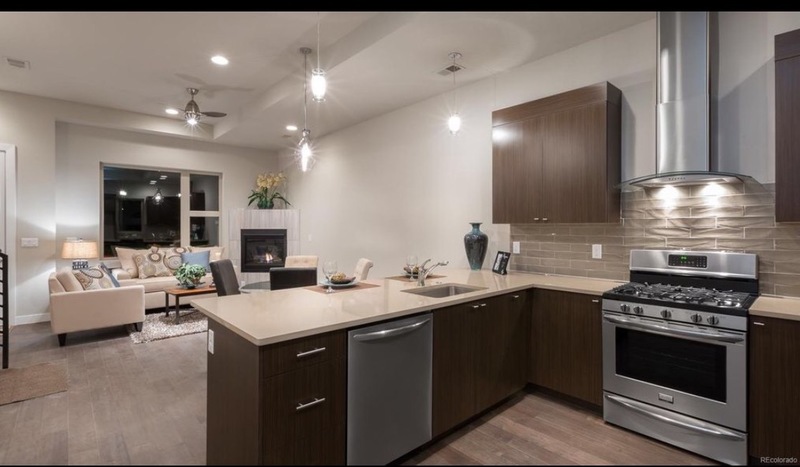 Private Room in 3Bed.3Bath
