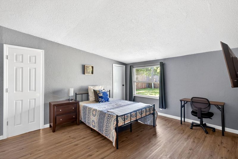 roommates in Undisclosed, Port Charlotte, FL 33952 Comfortable & Affordable Living in Central Port Charlotte (id. 33483) - cirtru.com