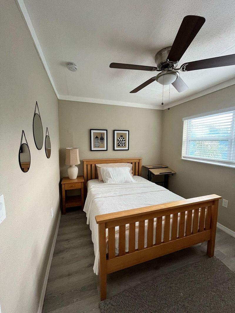 Cozy & Newly Renovated Private Room | Great Location & Amenities (id. 11639)