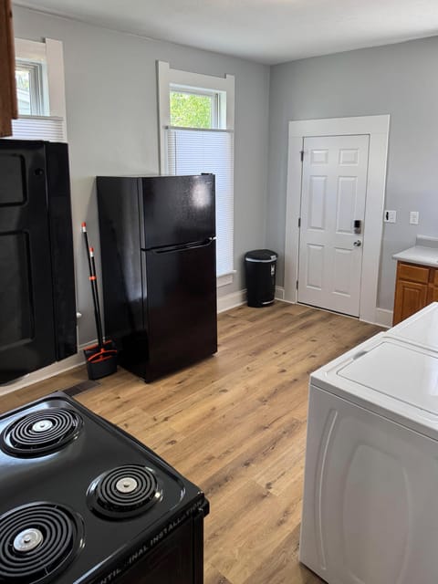 roommates in Undisclosed, Indianapolis, IN 46203 Live in Bates-Hendricks (id. 18293) - cirtru.com