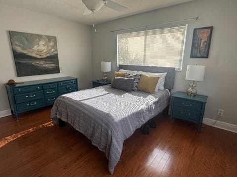 Private Room in 2Bed.2Bath