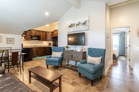 Entire Place 2Bed.1Bath