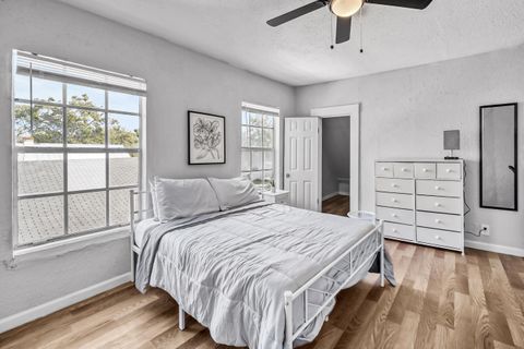 roommates in Undisclosed, Jacksonville, FL 32206 Large and Comfortable Rooms   Work Desks and Seating  Near Downtown and MLK Pkwy  Grocery Store Only 3 Blocks Away! (id. 9726) - cirtru.com